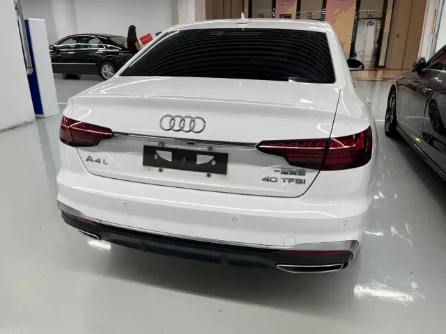 Audi A4L — Фото автомобиля 13