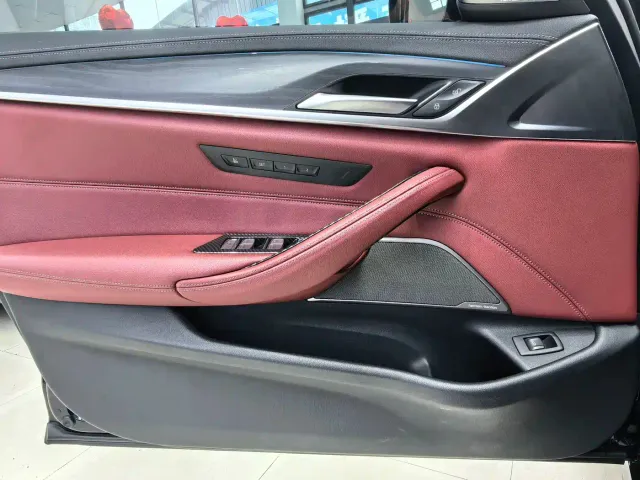 BMW 5 Series — Фото автомобиля 13