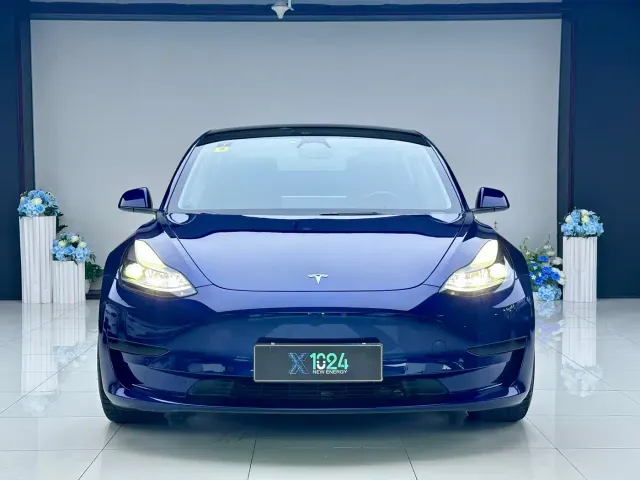 Tesla Model 3 — Фото автомобиля 2