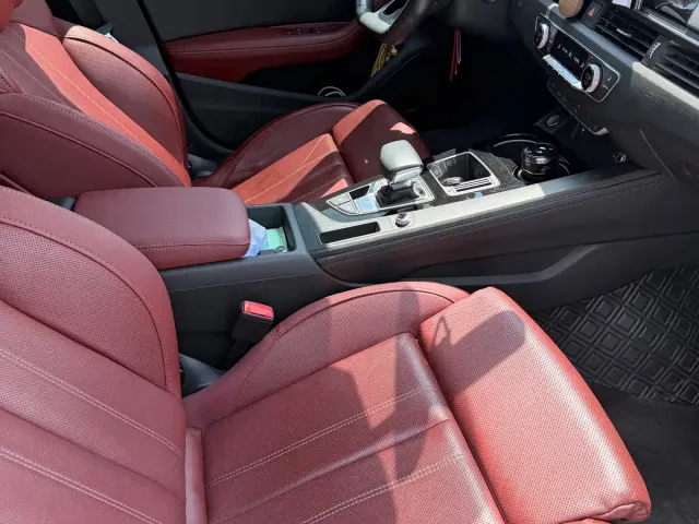 Audi A4L — Фото автомобиля 11