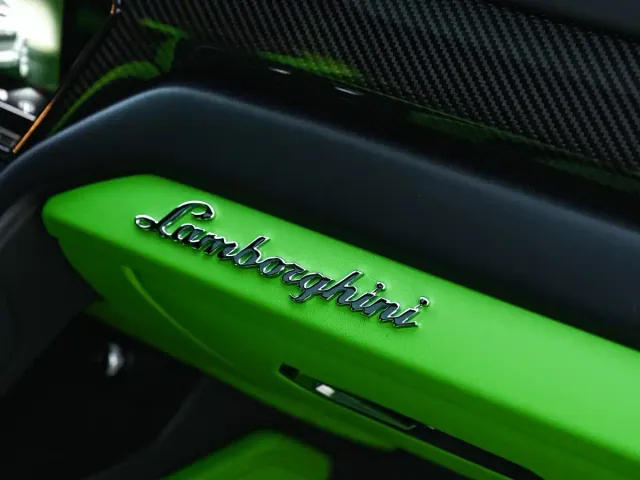 Lamborghini Urus — Фото автомобиля 20