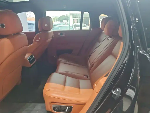 Li Auto L7 — Фото автомобиля 12