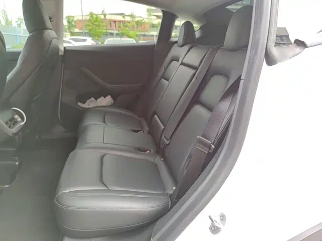 Tesla Model Y — Фото автомобиля 16