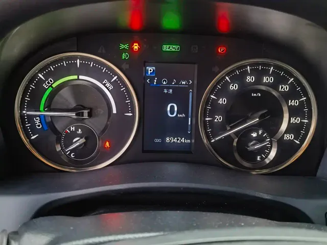 Toyota Vellfire — Фото автомобиля 6