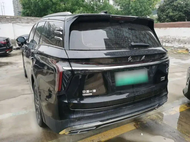 Hongqi HS7 PHEV — Фото автомобиля 4