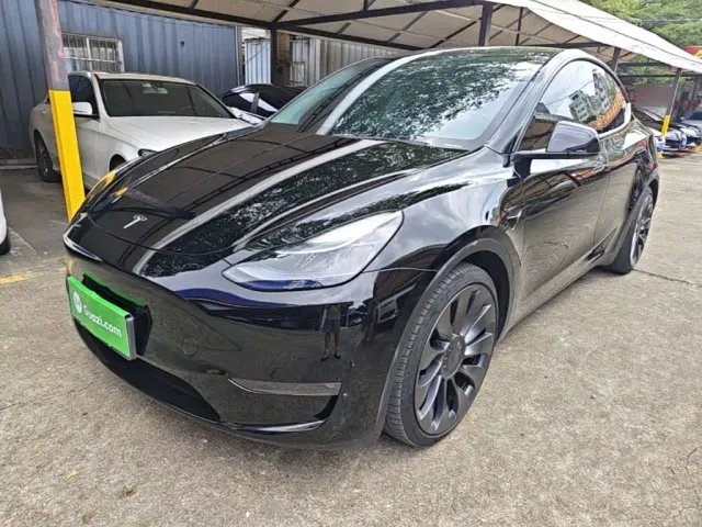 Фотография автомобиля — Tesla Model Y