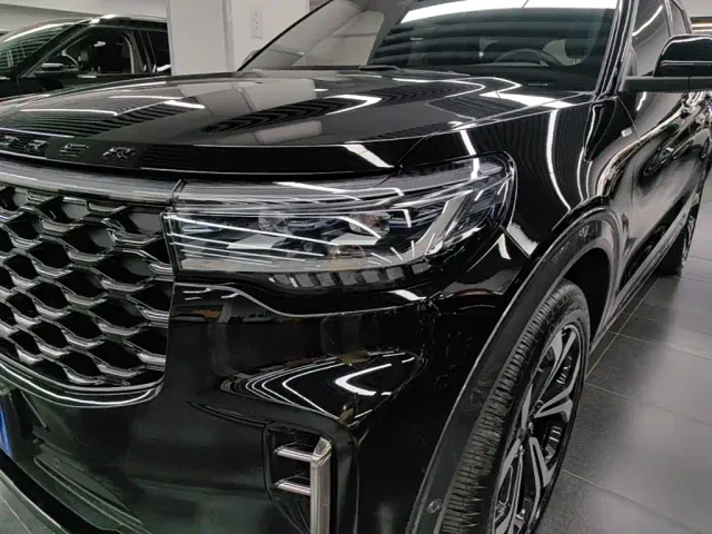 Ford Explorer — Фото автомобиля 23