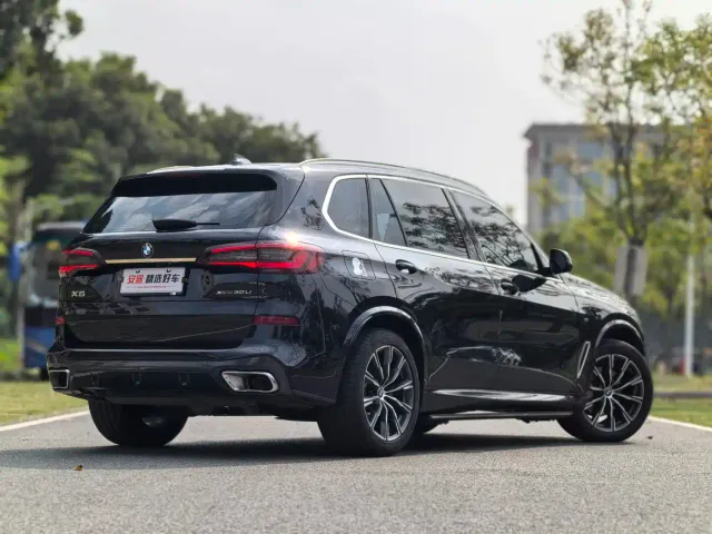 BMW X5 — Фото автомобиля 3