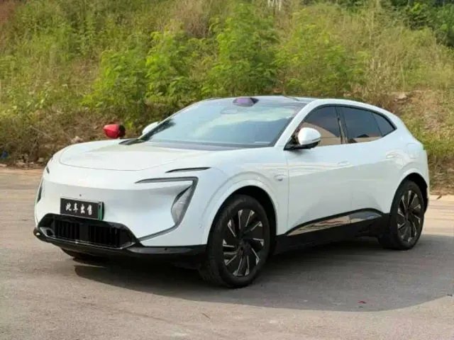 Avatr Avatr 07 2024 Max Pure Electric AWD — Фото автомобиля 2