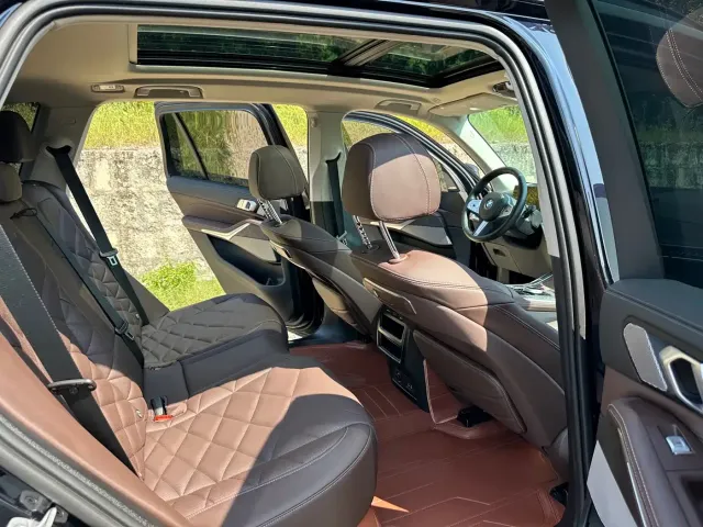 BMW BMW X5 2023 xDrive 30Li Premium M Sport Black Night Package — Фото автомобиля 12