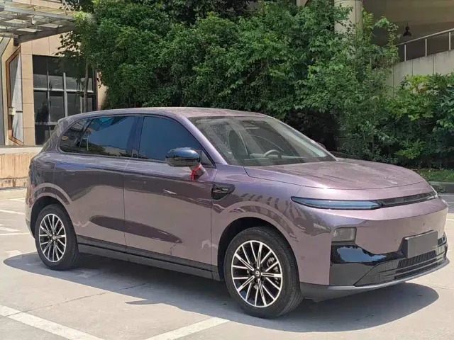 Leapmotor B10 — Фото автомобиля 3