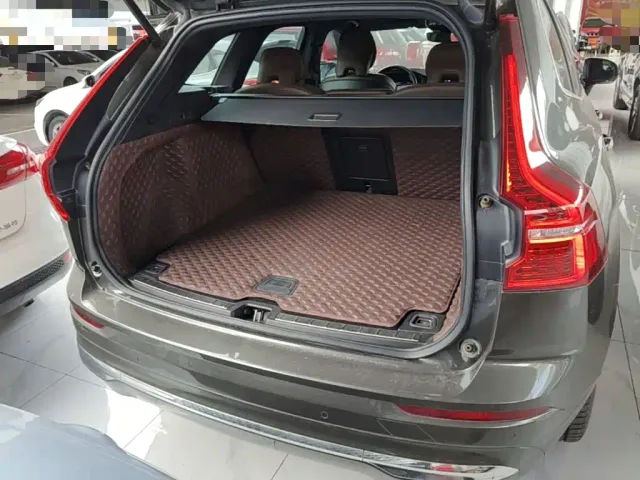 Volvo XC60 — Фото автомобиля 18