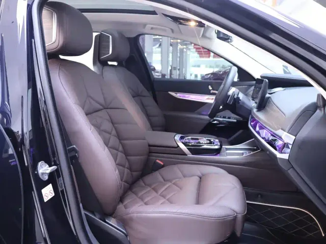 BMW 7 Series — Фото автомобиля 21