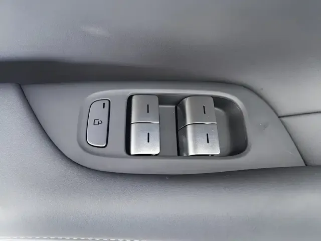Xiaomi Auto Xiaomi YU7 2025 Extended Range RWD Edition — Фото автомобиля 9