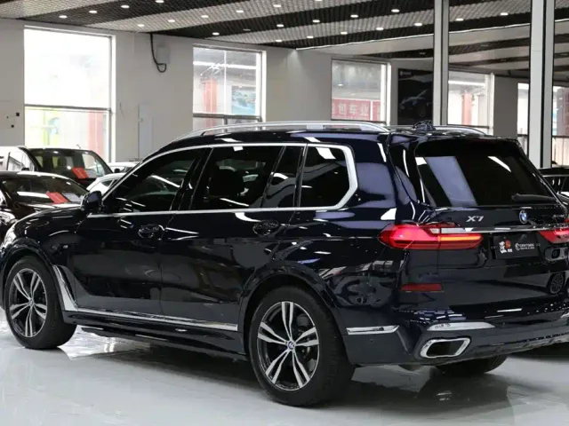 BMW X7 — Фото автомобиля 24