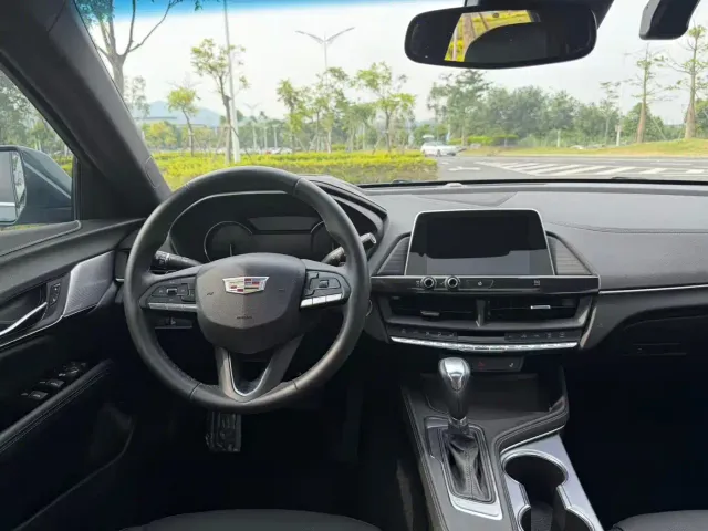 Cadillac CT4 — Фото автомобиля 11
