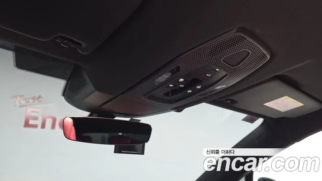 Porsche Macan Electric — Фото автомобиля 23
