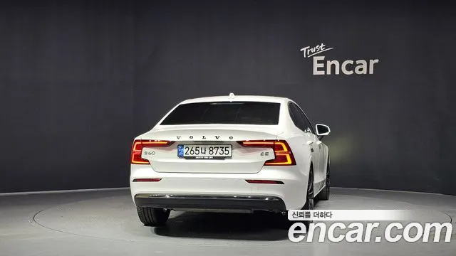 Вольво S60 — Фото автомобиля 4