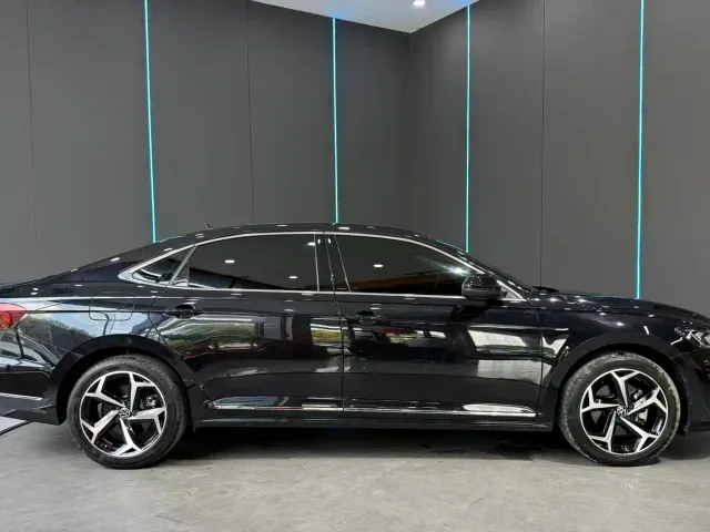 Volkswagen Passat — Фото автомобиля 5