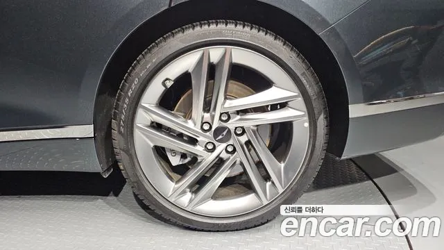 Genesis G80 Бензин 2.5 турбо 2WD — Фото автомобиля 18