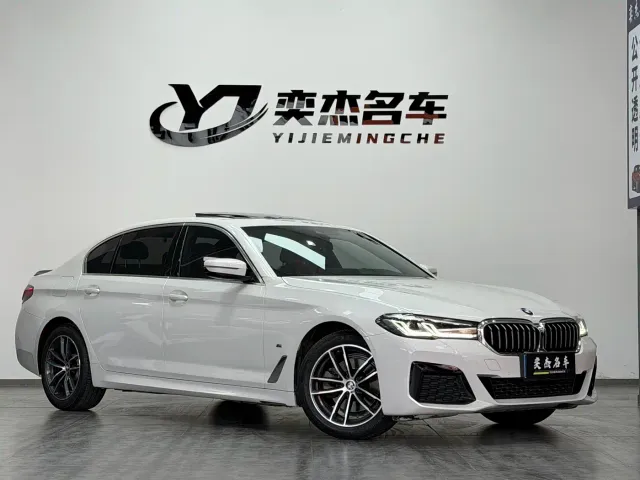BMW 5 Series — Фото автомобиля 3