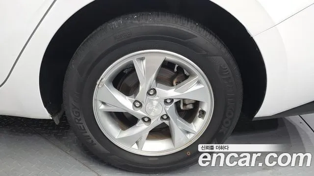 Hyundai AVANTE Avante (CN7) 1.6 LPi (Для проката) — Фото автомобиля 21