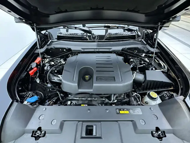 Land Rover Defender — Фото автомобиля 9