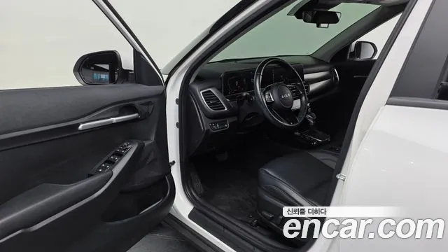 Kia Seltos — Фото автомобиля 15