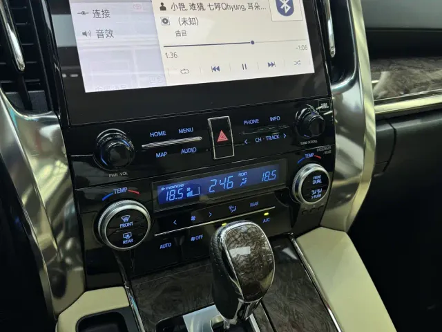 Toyota Vellfire — Фото автомобиля 9