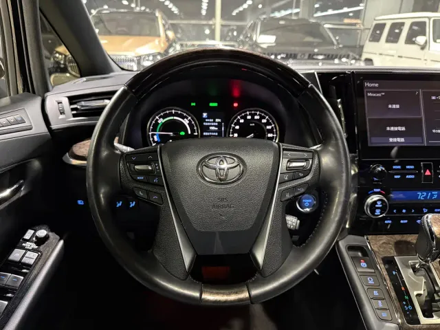 Toyota Alphard — Фото автомобиля 15