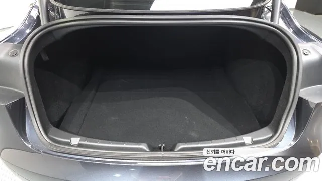 Tesla Model 3 — Фото автомобиля 15
