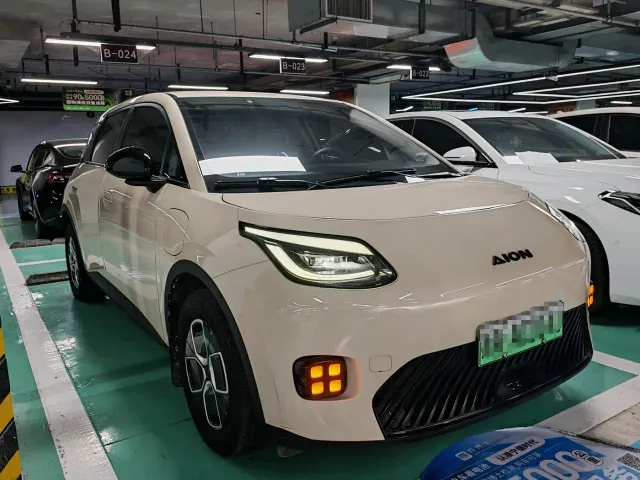 GAC Aion UT — Фото автомобиля 3