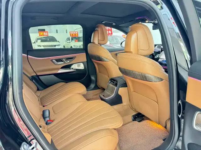 Mercedes-Benz E-Class — Фото автомобиля 8