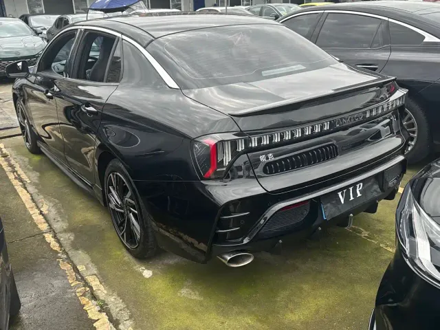 Lynk & Co 03 — Фото автомобиля 12