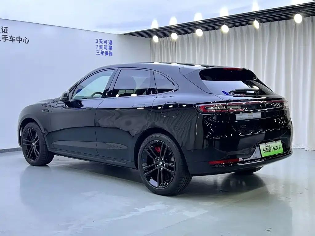 AITO Wenjie AITO M5 2025 Extended Range Ultra AWD — Фото автомобиля 5