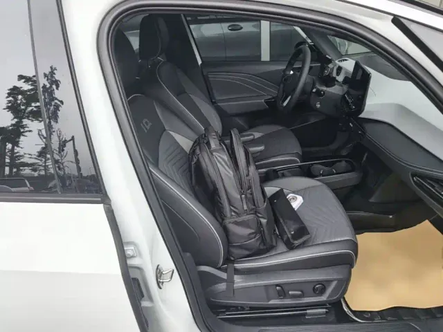 Volkswagen ID.3 — Фото автомобиля 24