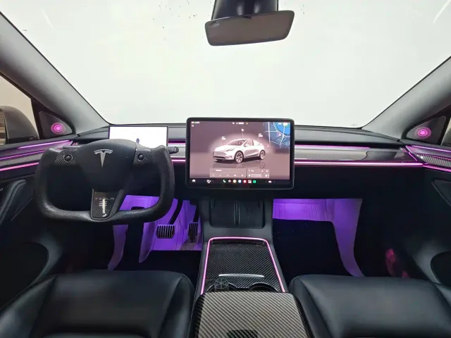 Tesla Model Y — Фото автомобиля 16