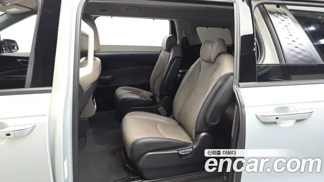 Kia Carnival 4th Gen — Фото автомобиля 16