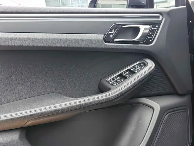 Porsche Macan — Фото автомобиля 10