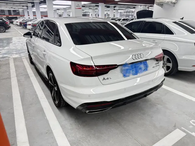 Audi A4L — Фото автомобиля 3