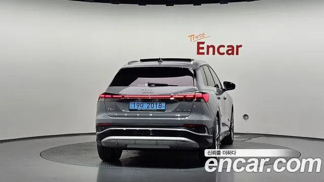 Audi Q4 e-tron F4 — Фото автомобиля 4