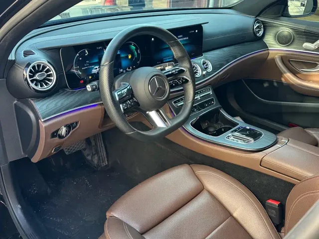 Mercedes-Benz E-Class — Фото автомобиля 4