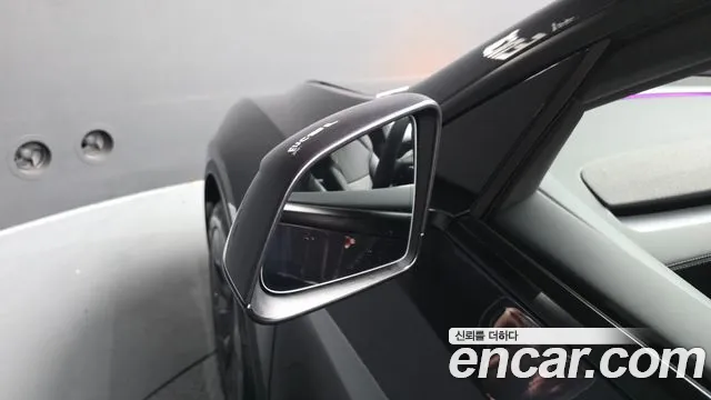 Tesla Model Y — Фото автомобиля 29