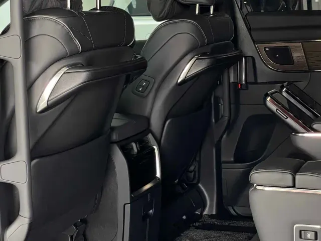 Toyota Alphard — Фото автомобиля 11