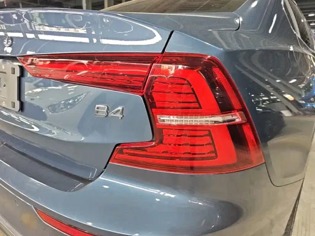 Volvo S60 — Фото автомобиля 7