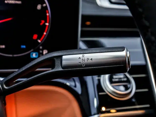 Mercedes-Benz S-Class — Фото автомобиля 17