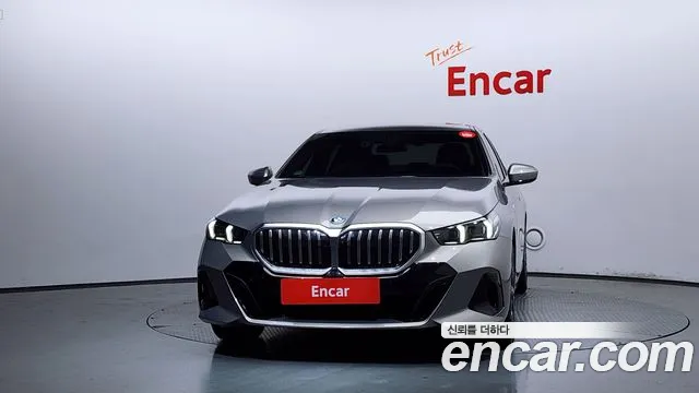 BMW 5-Series 5 серия (G60) — Фото автомобиля 3