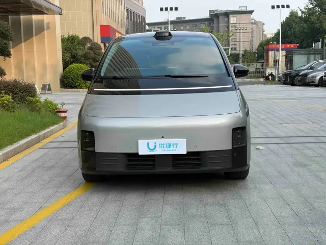 Li Auto MEGA — Фото автомобиля 2