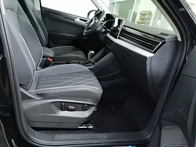 Volkswagen Tiguan L — Фото автомобиля 24
