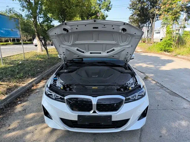 BMW i3 — Фото автомобиля 19